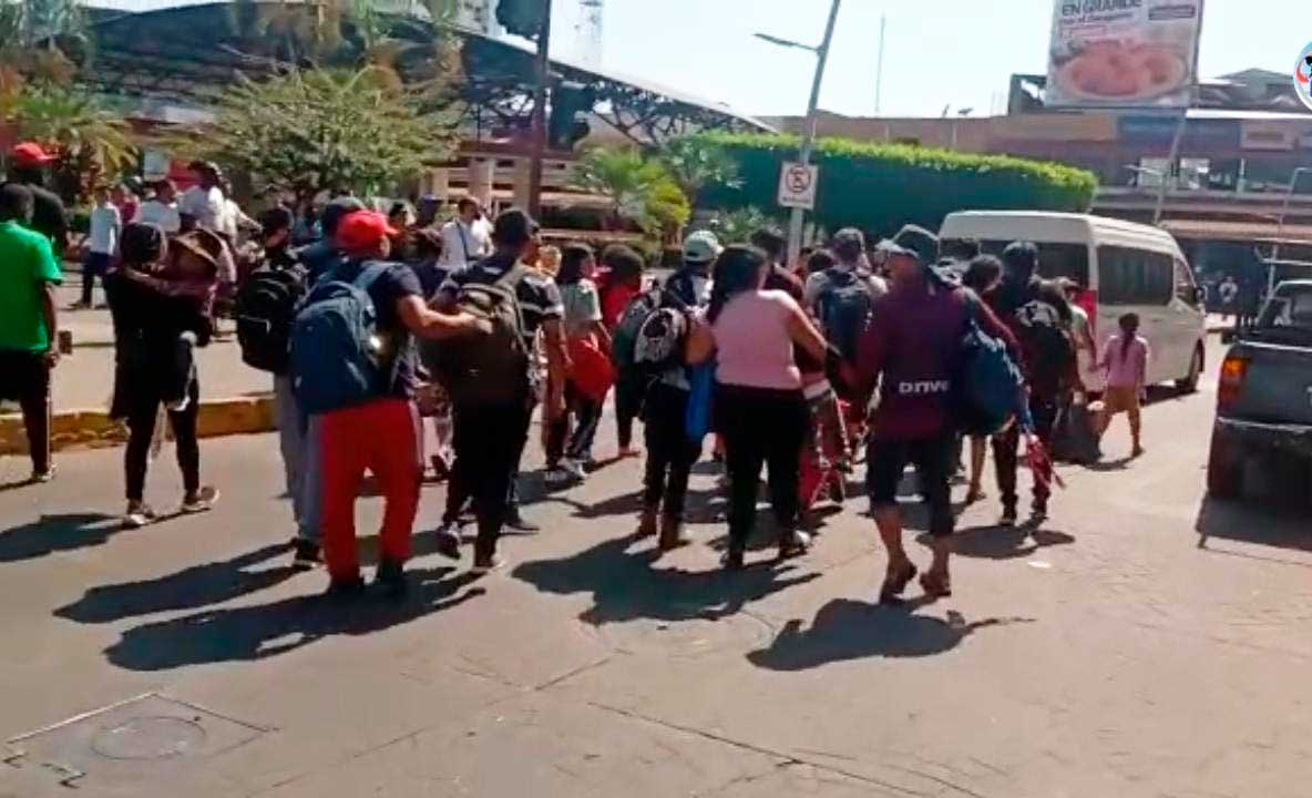 INM provoca caos en el parque central de Tapachula – DIARIO TRIBUNA CHIAPAS