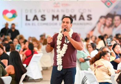 Eduardo Ramírez celebra con las madres de Tuxtla y reafirma su compromiso con el bienestar de las mujeres