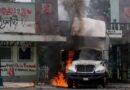 Ayotzinapa: Derriban puerta del Campo Militar 1 en CDMX e incendian camión 