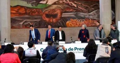 Acusan a Ministros de querer enriquecerse Acusan a Ministros de querer enriquecerse