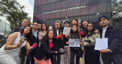 Diputados del PAN denuncian derrame en el Golfo de México ante la FGR Diputados del PAN denuncian derrame en el Golfo de México ante la FGR