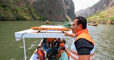 Eduardo Ramírez supervisa limpieza del Cañón del Sumidero en el marco del Operativo Semana Santa Segura Eduardo Ramírez supervisa limpieza del Cañón del Sumidero en el marco del Operativo Semana Santa Segura