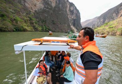 Eduardo Ramírez supervisa limpieza del Cañón del Sumidero en el marco del Operativo Semana Santa Segura Eduardo Ramírez supervisa limpieza del Cañón del Sumidero en el marco del Operativo Semana Santa Segura