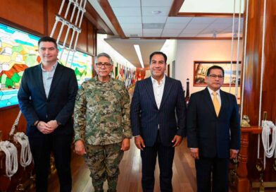 Eduardo Ramírez y secretario de Marina evalúan avances para puesta en marcha de los Polos de Bienestar I y II en Tapachula