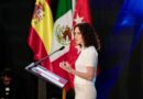 Díaz Ayuso advierte que en México y en España está muriendo la democracia; alerta de la “decadencia que acarrea el populismo”