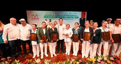 Eduardo Ramírez Aguilar reconoce al personal de enfermería e instala el Comité Estatal de Partería
