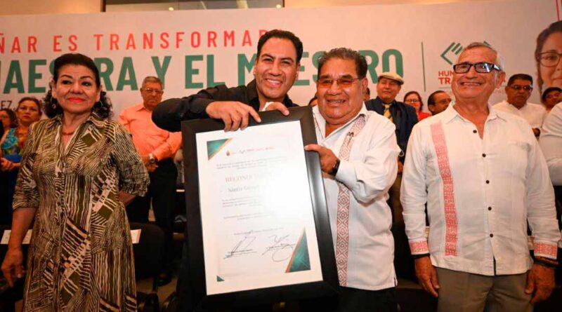 Eduardo Ramírez destaca el papel de las maestras y los maestros en la transformación de Chiapas