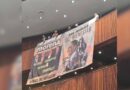 PRI coloca mantas sobre el ‘Cártel de Morena’… no salen en transmisión de Cámara de Diputados