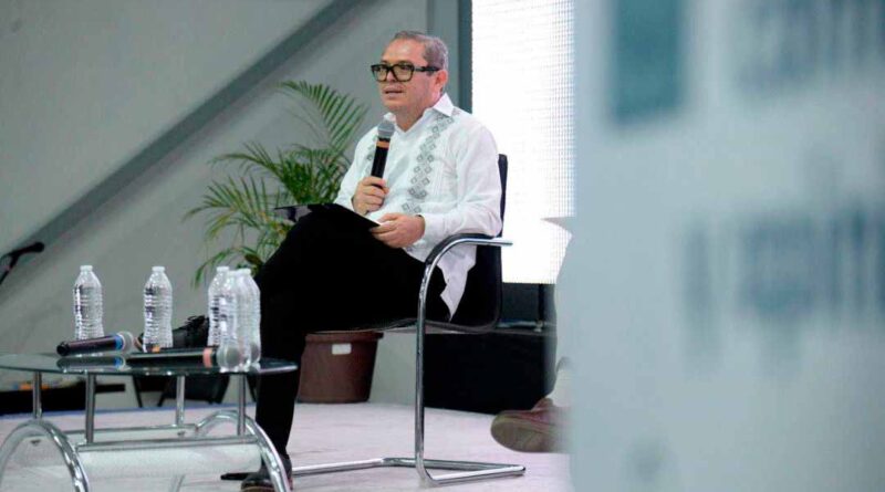 Se realiza en la UNACH Foro “Decidir en tiempos de Inteligencia Artificial: democracia, comunicación y opinión pública”