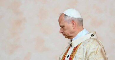 La libertad de prensa se viola con frecuencia de manera encubierta o silenciosa: Papa León XIV