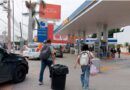 Maestros adheridos a la SNTE-CNTE toman las gasolineras en Tuxtla Gutiérrez, como parte de las acciones del magisterio por la huelga nacional que se mantiene en CDMX