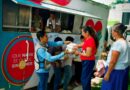 Con el Comedor Móvil, Paco Chacón cumple a las familias de la colonia 2 de Febrero