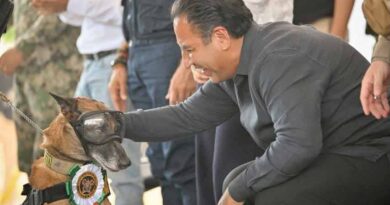 Eduardo Ramírez atestigua ceremonia de jubilación de caninos y equinos de la Secretaría de Seguridad del Pueblo