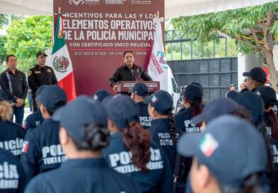 Eduardo Ramírez entrega incentivos a policías de Tuxtla Gutiérrez con Certificado Único Policial