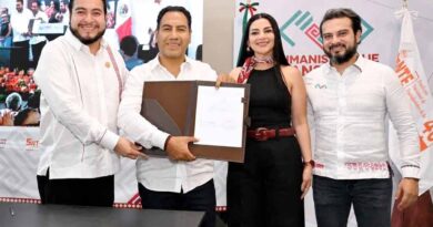 Eduardo Ramírez fortalece atención al magisterio y entrega apoyos del programa Cuidar es Amar