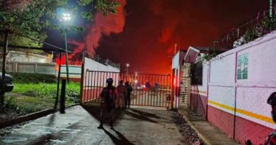Un rayo provoca incendio en instalación de Pemex en Juárez, Chiapas Un rayo provoca incendio en instalación de Pemex en Juárez, Chiapas