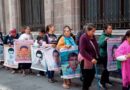 Padres de los 43 normalistas de Ayotzinapa se reúnen con Sheinbaum; «estamos lejos de saber su paradero», dice abogado
