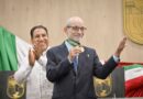 Gobernador Eduardo Ramírez Aguilar impone Medalla “Miguel Álvarez del Toro” al biólogo Carlos Guichard Romero