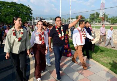 Eduardo Ramírez inaugura Centro LIBRE y entrega espacios educativos y apoyos agropecuarios en Totolapa Eduardo Ramírez inaugura Centro LIBRE y entrega espacios educativos y apoyos agropecuarios en Totolapa